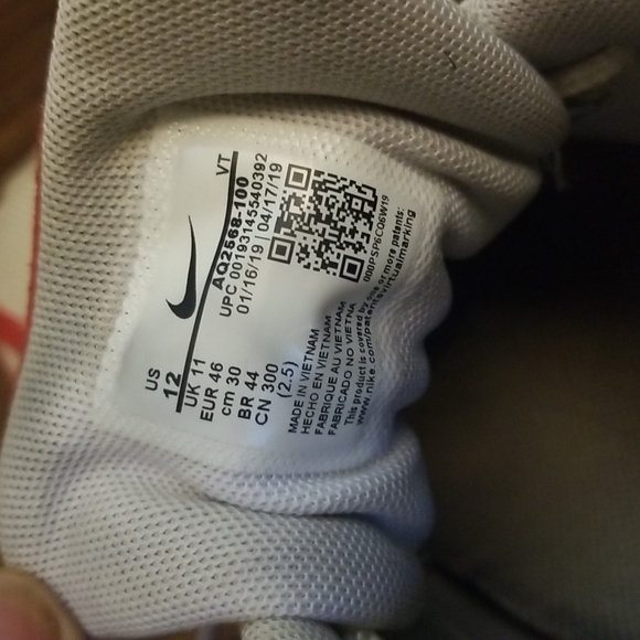 Nike - Picture 4 of 4